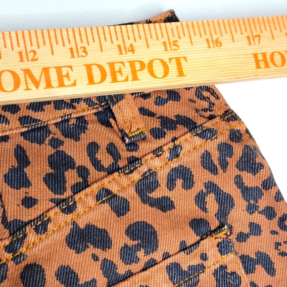 Free People Animal Print Front Zip Mini Size 30 #430 - Picture 6 of 7